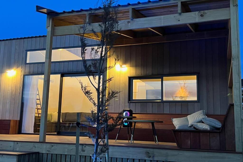 Alpine Chalet - Views, Fire-Pit, Central, Cosy ワナカ エクステリア 写真